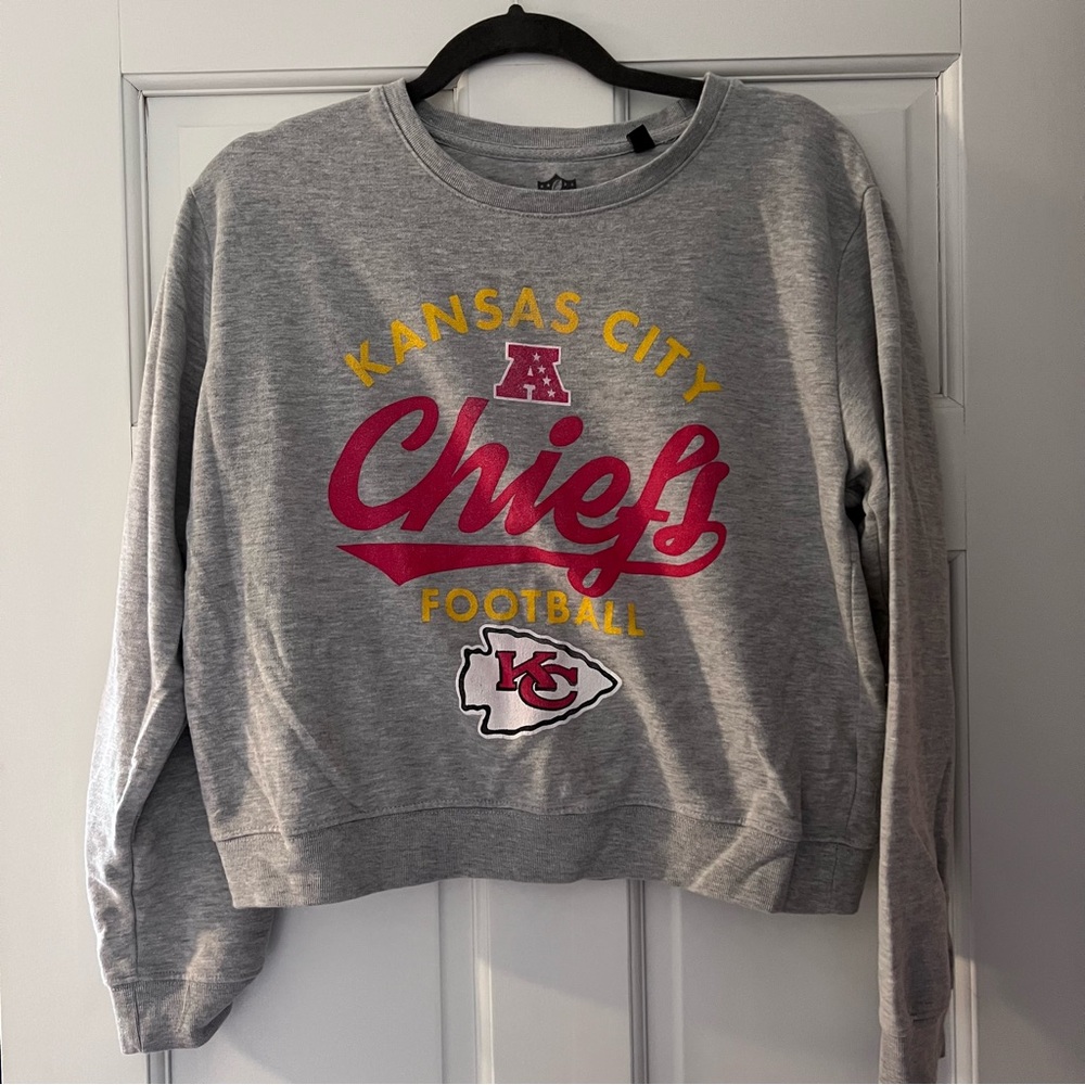 Women’s KC Chiefs Gray Crop Sweater